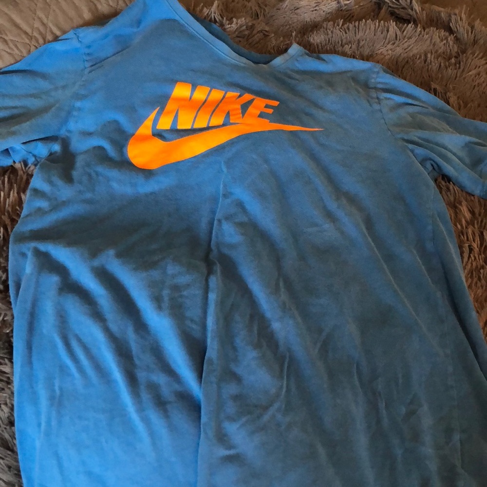 Nike tshirt